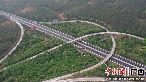 路面改造提前288天完成 興業至六景高速恢復雙向通行