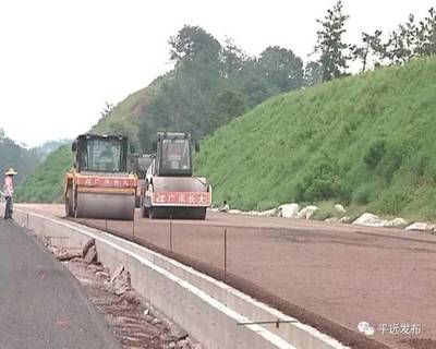 梅平高速平遠段全線600余名工人節(jié)日在崗忙建設