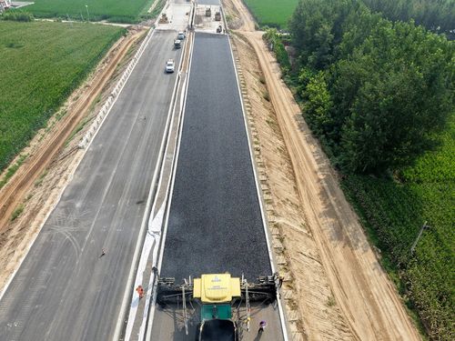 德州兩條高速公路建設取得新進展，公路與路面工程穩步推進